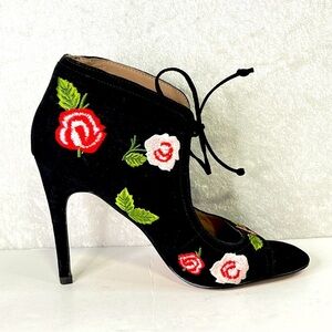BETSY JOHNSON Ankle Heels Black Suede with Embroidery Womens 7 Square Peep Toe